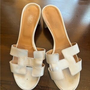 Hermes white slides like new